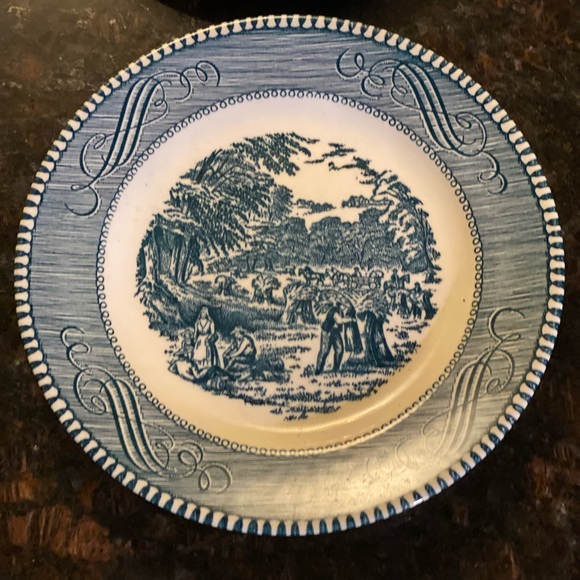 4 Royal China Currier& Ives Blue 6 3/8” Plates - Picture 11 of 11